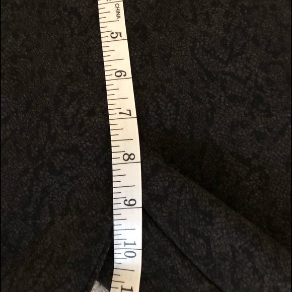 Animal print charcoal and black leggings - Picture 2 of 7